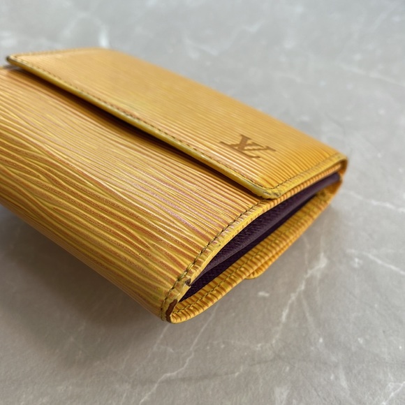 Louis Vuitton Tassel Yellow Epi Leather Elise Compact Wallet - Picture 4 of 16